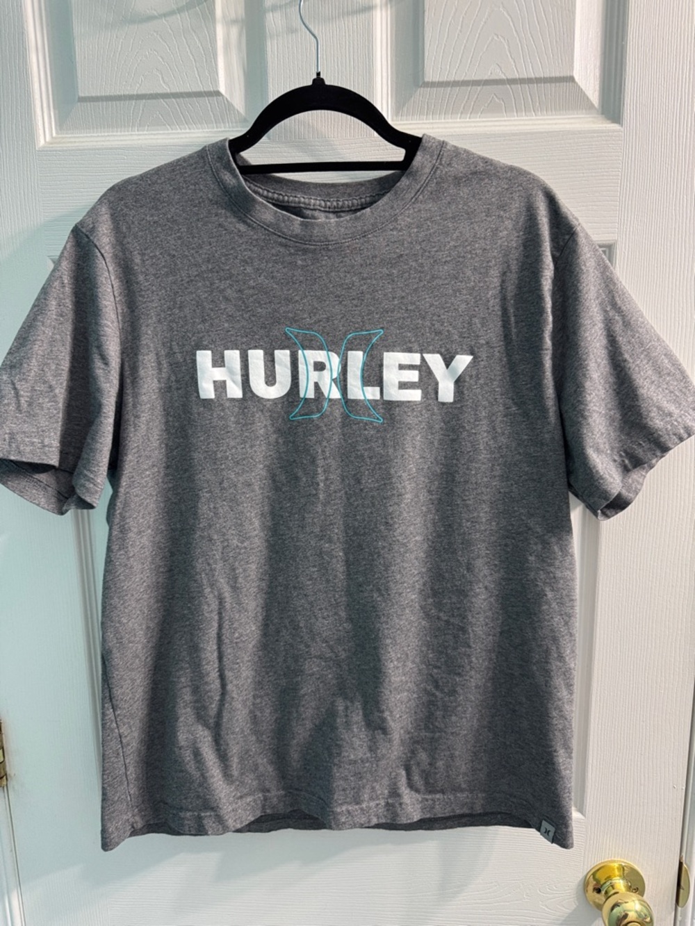 Hurley Men’s Gray Tee with White and Teal Logo